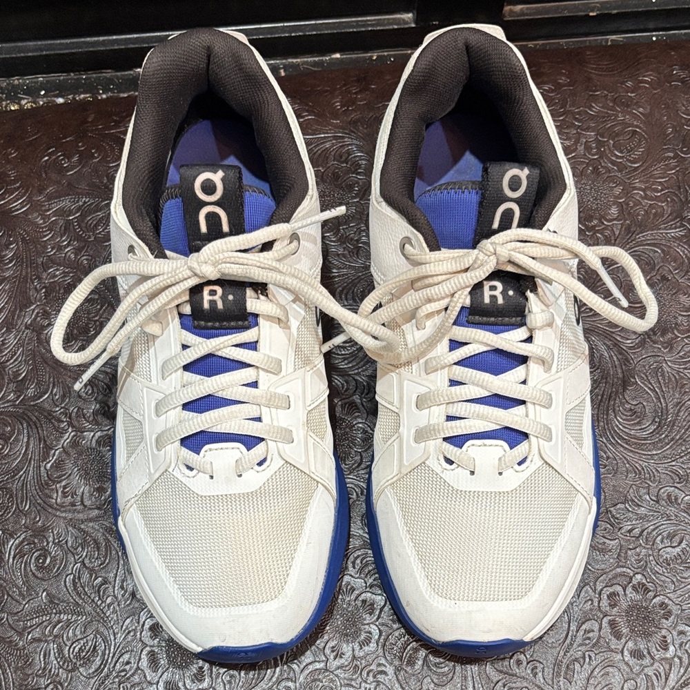 Women's On THE ROGER CLUBHOUSE Blue and White Athletic Shoe